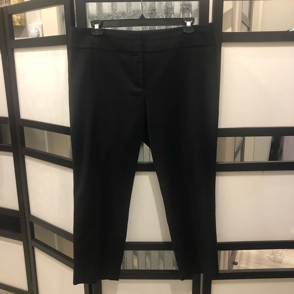 Ann Taylor black Capri pants 14